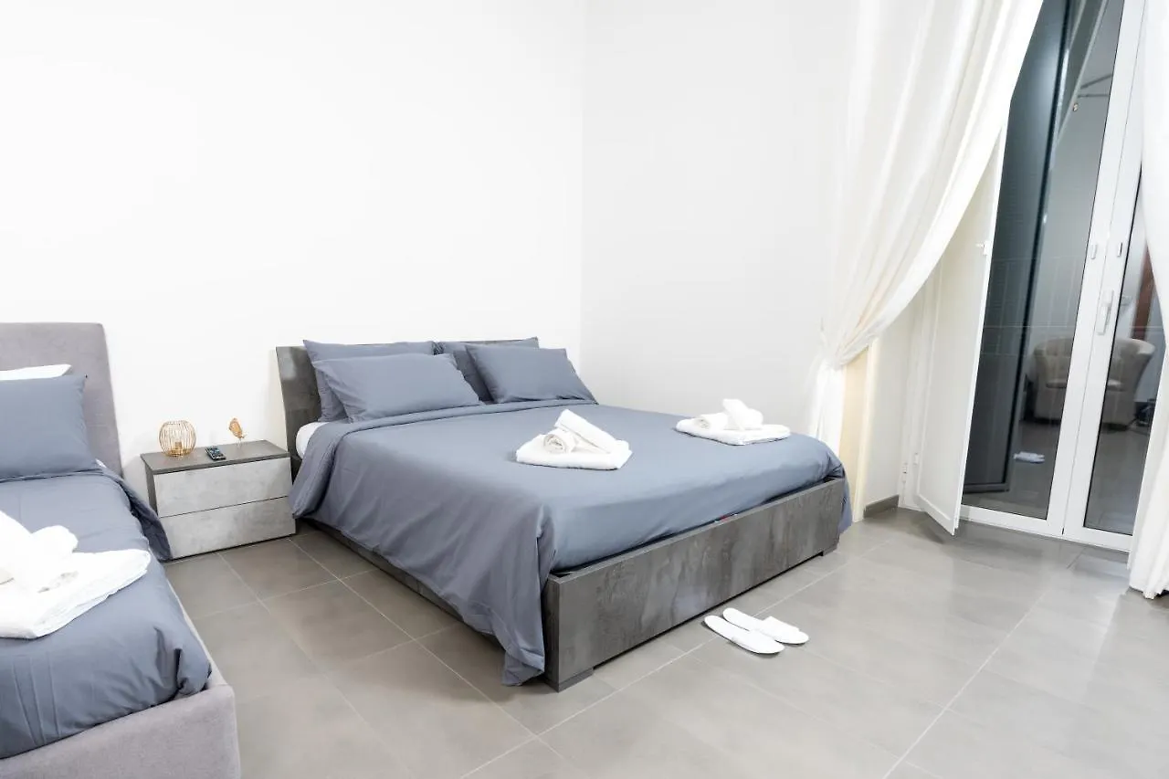 Holiday House Napoli Naples